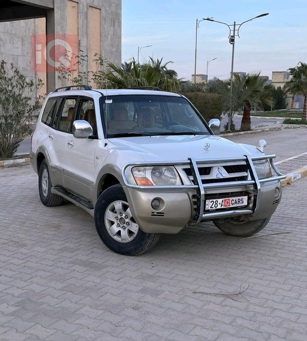 ميتسوبيشي باجيرو